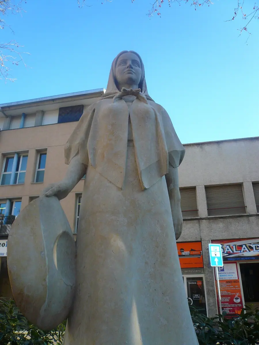 The Eivissenca statue of a woman in traditional Ibizan dress on Plaça d'Eivissa